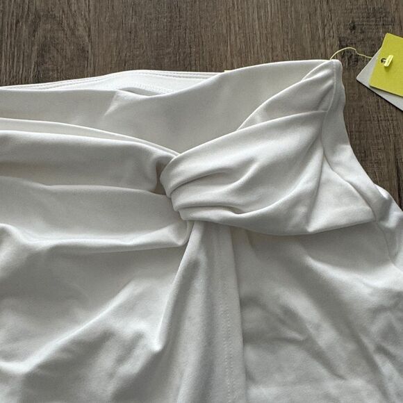 All in Motion White Skort S - Picture 3 of 5